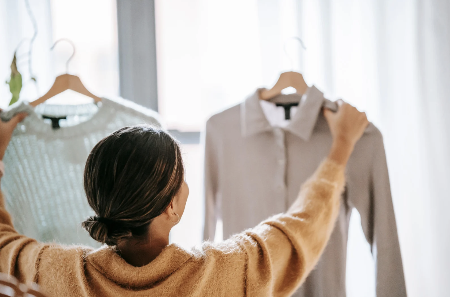 A Guide to the Best Clothes and Fabrics for Minimizing Sweat Embarrassment